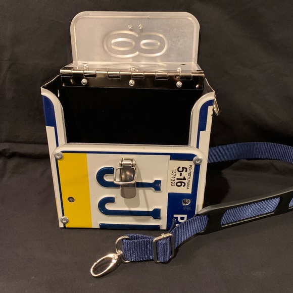 Handmade License Plate Crossbody Bag - Picture 3 of 8